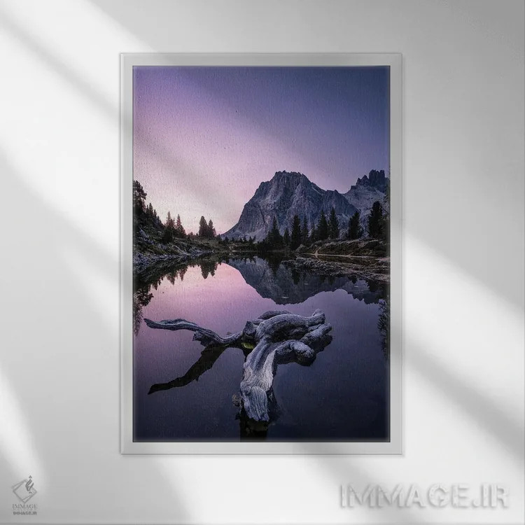 تابلو دکوراتیو بدون ماه اثر فابیو آنتنور - نمای قابدار سفید