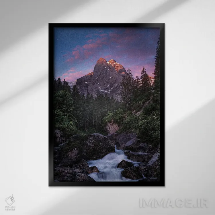 تابلو دکوراتیو قله قرمز اثر فابیو آنتنور - نمای قابدار مشکی