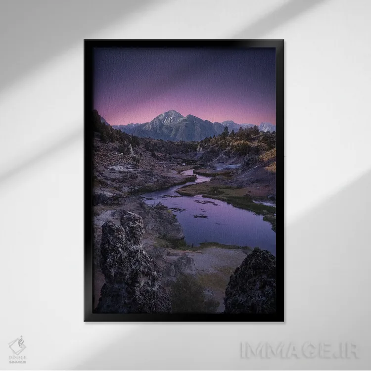 تابلو دکوراتیو سرزمین بنفش اثر فابیو آنتنور - نمای قابدار مشکی