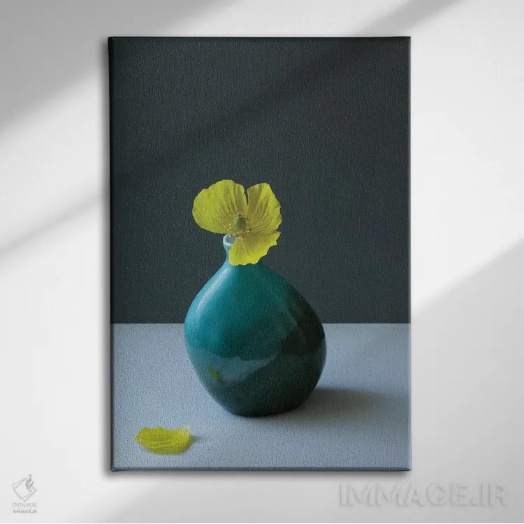 تابلو دکوراتیو طبیعت بی جان خشخاش زرد ولزی اثر آلیسون فنل - نمای روبهرو روی دیوار