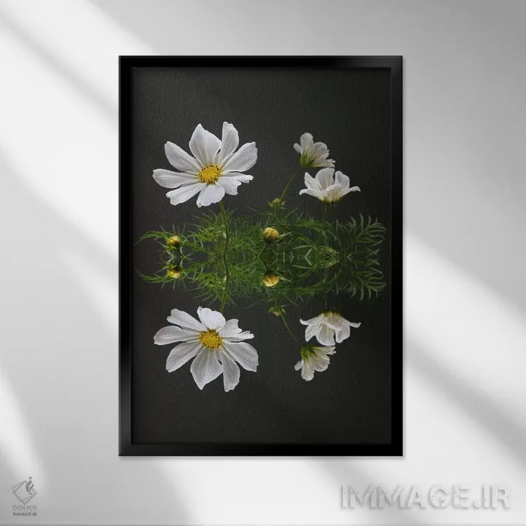 تابلو دکوراتیو بازتاب گل کیهان اثر آلیسون فنل - نمای قابدار مشکی