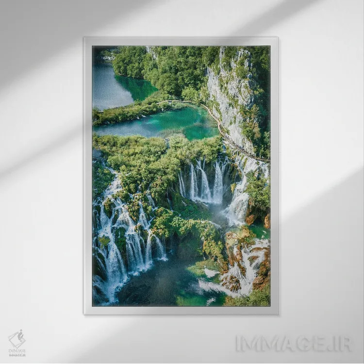 تابلو دکوراتیو هزار آبشار اثر فابیان فورتمن - نمای قابدار سفید