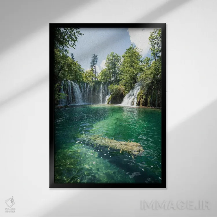 تابلو دکوراتیو سبز زمرباور اثر فابیان فورتمن - نمای قابدار مشکی