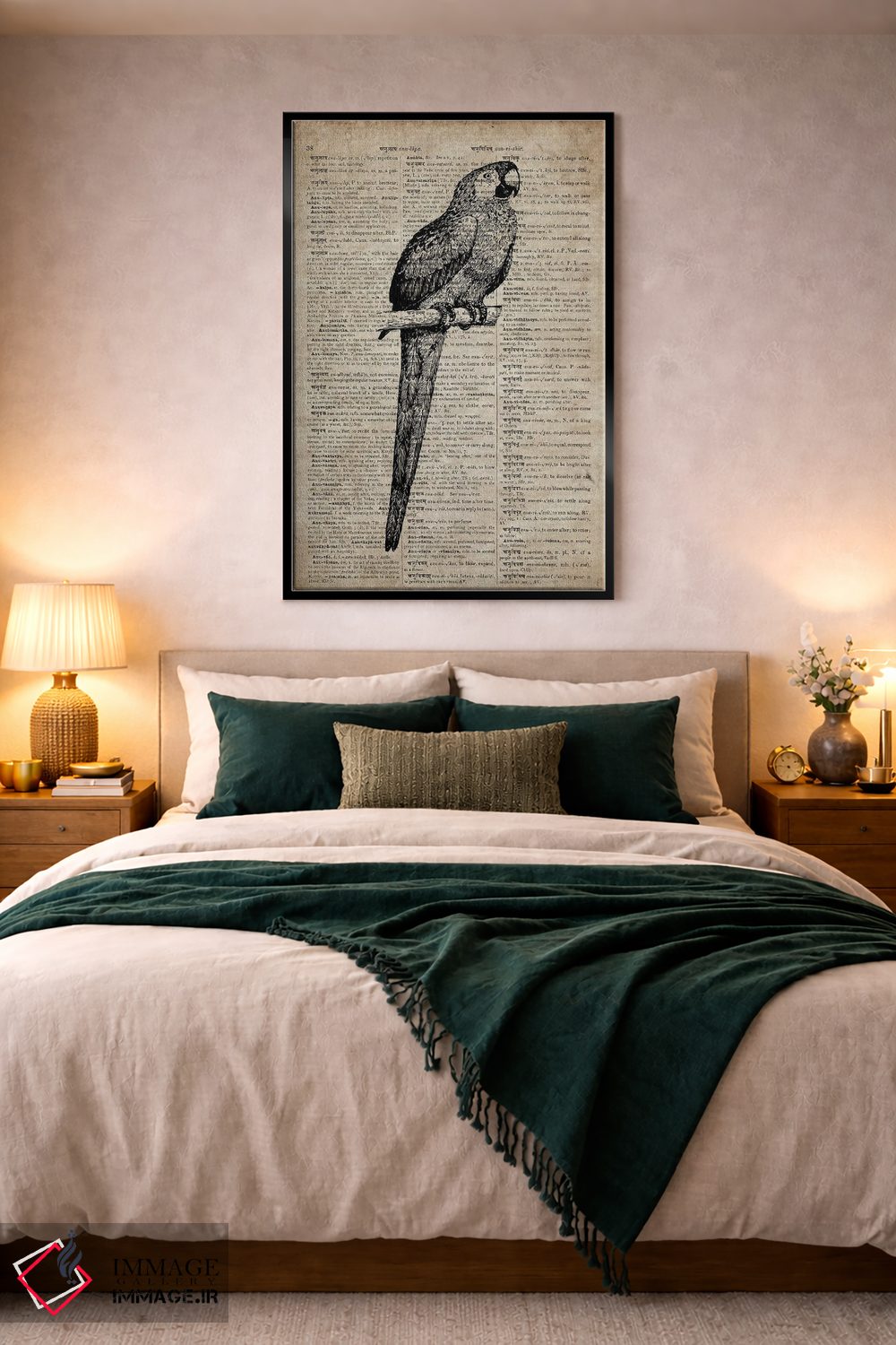 تابلو دکوراتیو چاپ کنده کاری طوطی VII روی کاغذ دیکشنر قدیمی اثر فیشرکرافت - D4B