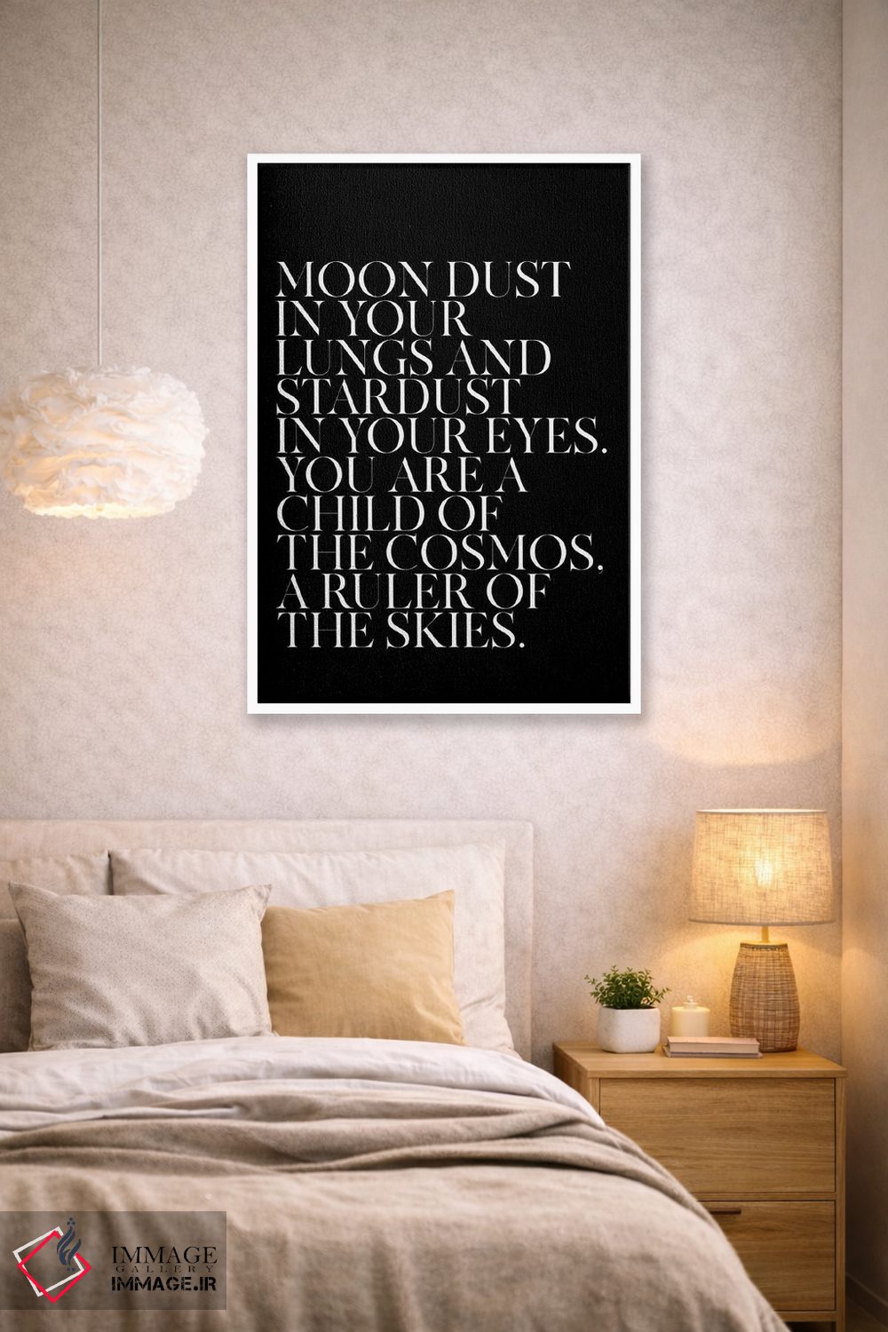 تابلو مدرن گرد ماه اثر فلاور لاو چایلد - D1W