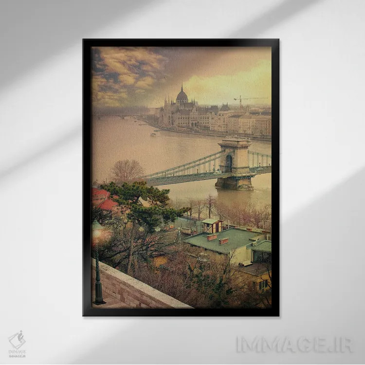 تابلو دکوراتیو یک نور دیگر، بوداپست اثر فلوریان اولبرشتس - نمای قابدار مشکی