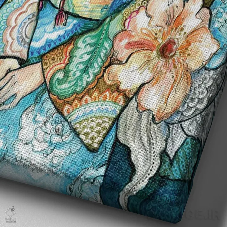 تابلو دکوراتیو زن ژاپنی با کیمونو گلدار ۱ اثر فانیتسا پترو - نمای نزدیک بافت بوم