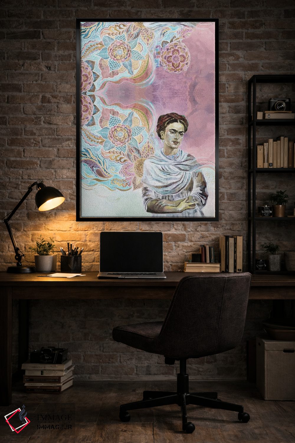 تابلو دکوراتیو فریدا روی پس زمینه صورتی اثر فانیتسا پترو - D5B