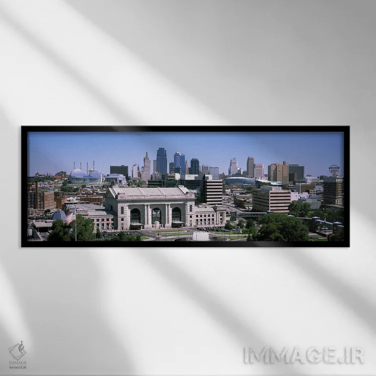 تابلو دکوراتیو ایستگاه اتحادیه با افق شهری در پس زمینه، کانزاس سیتی، م… اثر پانورامیک ایمجز - نمای قابدار مشکی