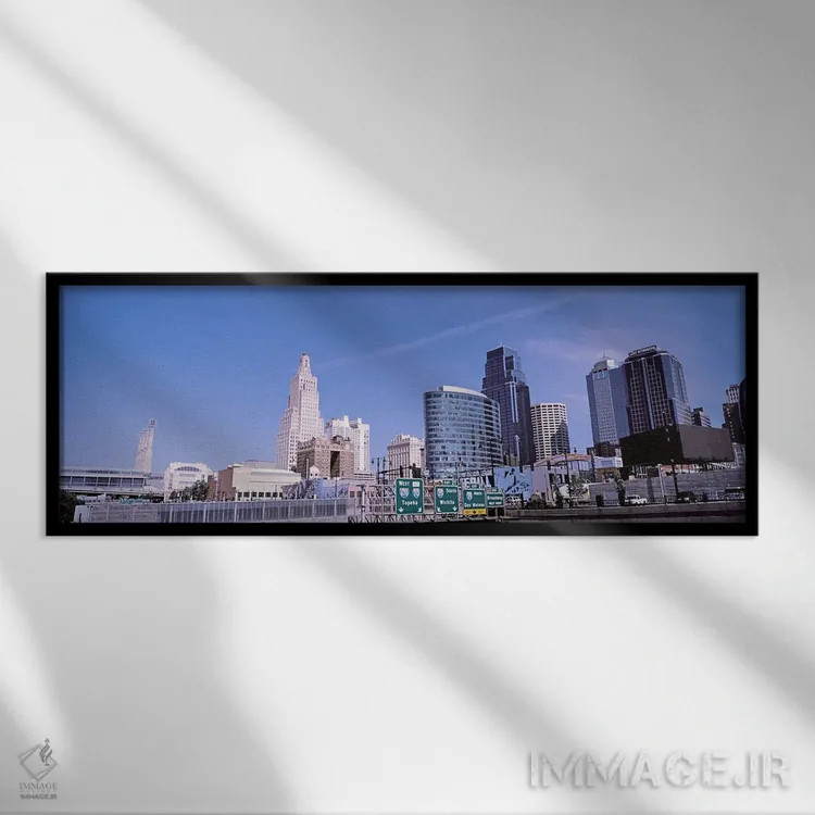 تابلو دکوراتیو نمای از زاویه پایین از افق شهری مرکز شهر، کانزاس سیتی… اثر پانورامیک ایمجز - نمای قابدار مشکی