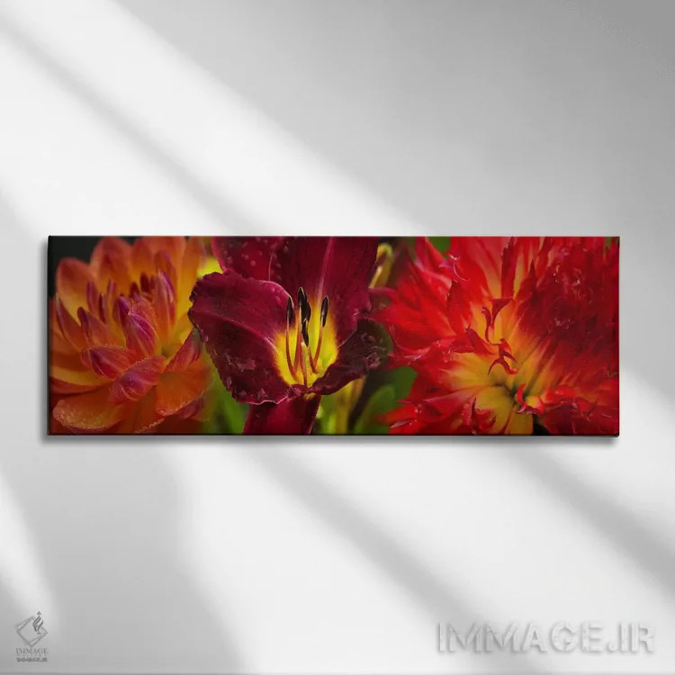 تابلو دکوراتیو نزدیک بینی از گل های نارنجی اثر پانورامیک ایمجز - نمای روبهرو روی دیوار