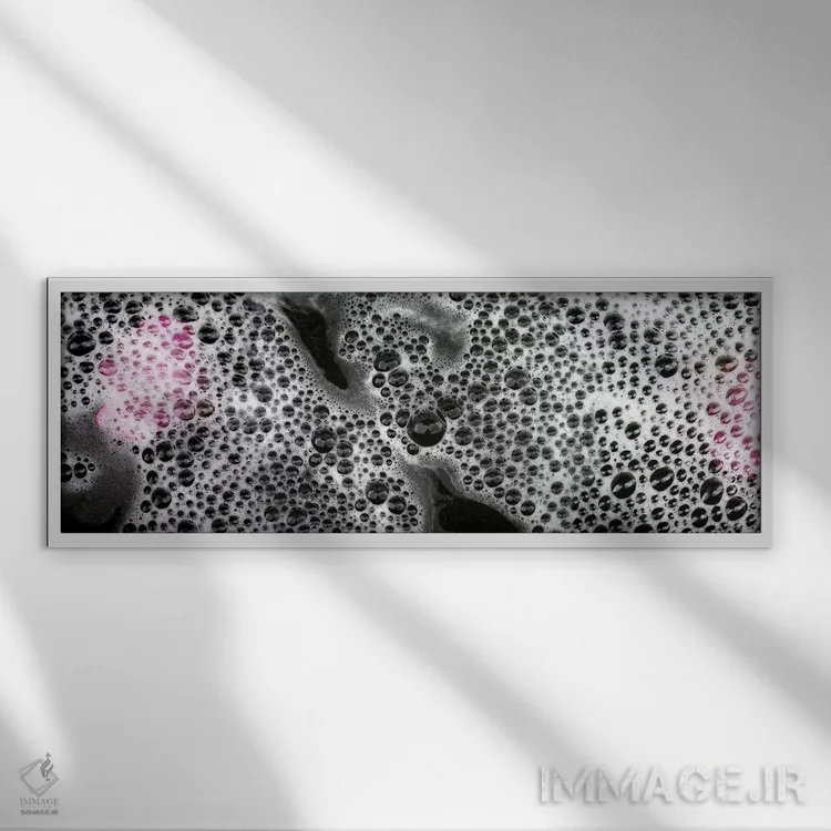 تابلو دکوراتیو حباب ها و گلبرگ های گل صورتی اثر پانورامیک ایمجز - نمای قابدار سفید