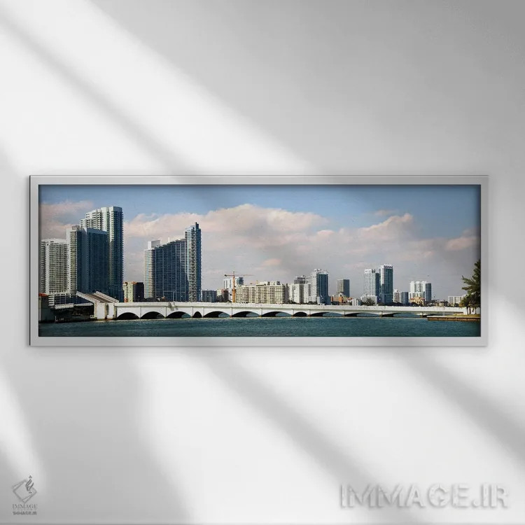 تابلو دکوراتیو Miami, Florida, USA" - "ساختمان ها در کنار ساحل، میامی… اثر پانورامیک ایمجز - نمای قابدار سفید