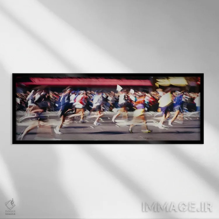 تابلو دکوراتیو حرکت مبهم دویدنی، نمای جانبی از دوندگان ماراتن اثر پانورامیک ایمجز - نمای قابدار مشکی