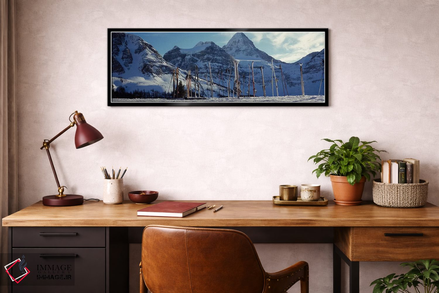 تابلو دکوراتیو اسکی ها و چوب های اسکی روی چشم انداز پوشیده از برف، کوه… اثر پانورامیک ایمجز - D5B