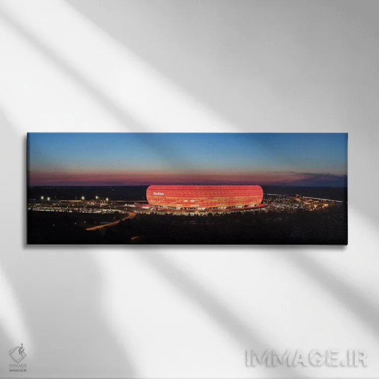 تابلو دکوراتیو استادیوم فوتبال روشن در غروب ۲، آرنای آلیانز، مونیخ، با… اثر پانورامیک ایمجز - نمای روبهرو روی دیوار