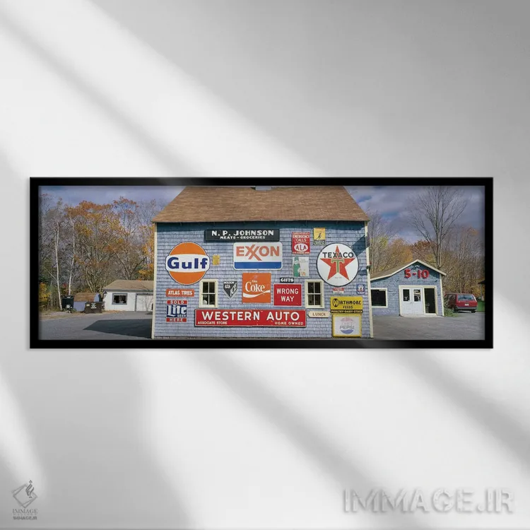 تابلو دکوراتیو "نمای بیرونی اجاق و بخاری عتیقه لاو بارن، اورلند، شهرست… اثر پانورامیک ایمجز - نمای قابدار مشکی