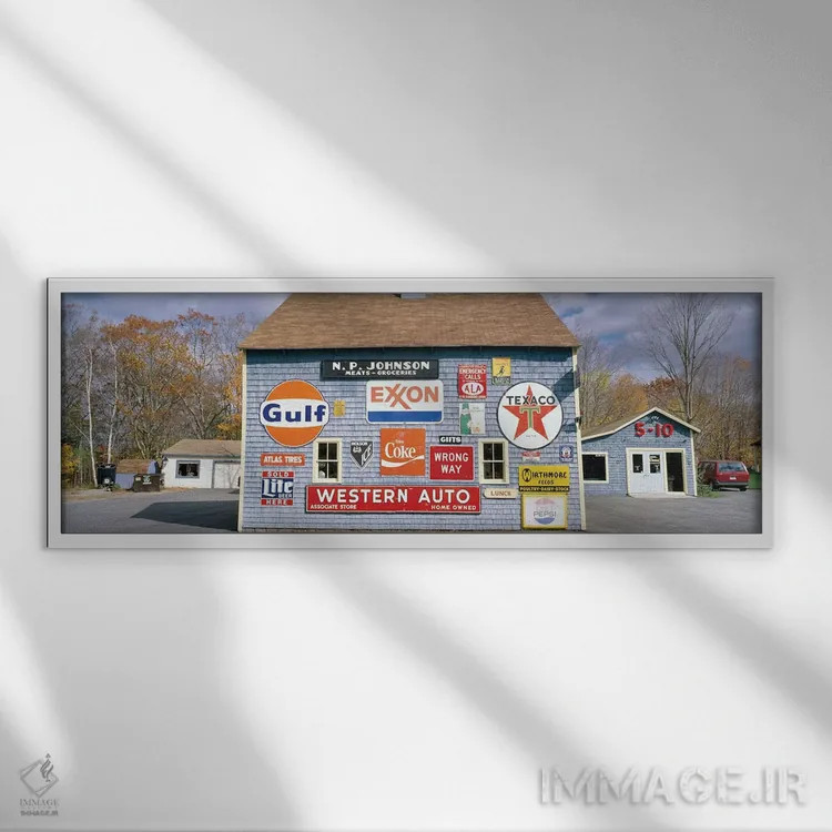 تابلو دکوراتیو "نمای بیرونی اجاق و بخاری عتیقه لاو بارن، اورلند، شهرست… اثر پانورامیک ایمجز - نمای قابدار سفید