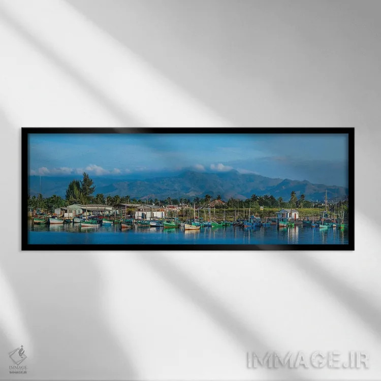 تابلو دکوراتیو قایق ها به گل نشسته در بندر، ترینیداد، کوبا دوم اثر پانورامیک ایمجز - نمای قابدار مشکی