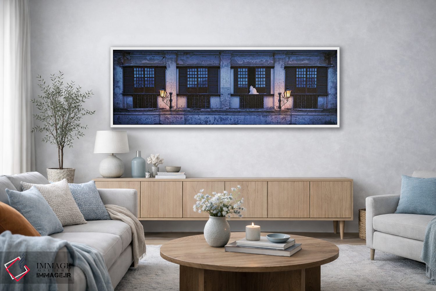 تابلو دکوراتیو "گربه ای که بر روی لبه پنجره ساختمان نشسته، ویگان، ایلو… اثر پانورامیک ایمجز - D3W