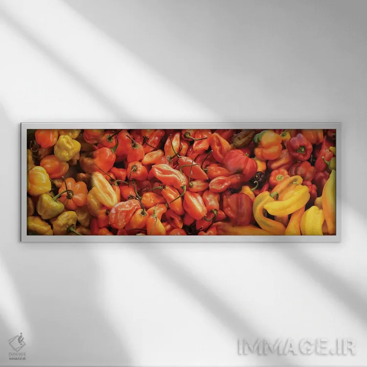 تابلو دکوراتیو "نمای نزدیک فلفل های مختلف برای فروش در بازار II" اثر پانورامیک ایمجز - نمای قابدار سفید