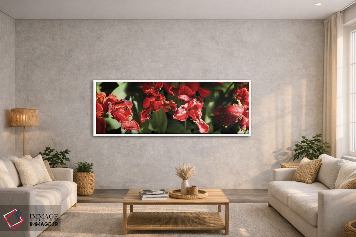 تابلو دکوراتیو گل های قرمز در حال شکوفه دادن روی گیاه نزدیک اثر پانورامیک ایمجز - D4W