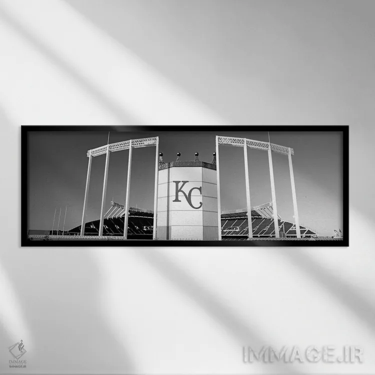 تابلو دکوراتیو "ورزشگاه بیسبال، ورزشگاه کافمن، کانزاس سیتی، میسوری، ای… اثر پانورامیک ایمجز - نمای قابدار مشکی