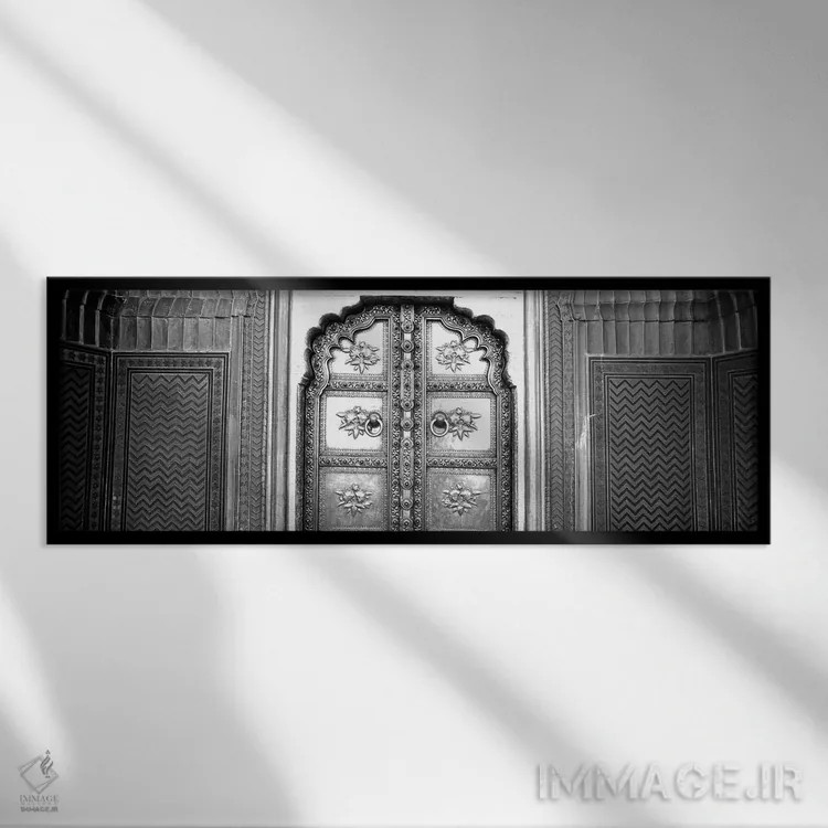تابلو دکوراتیو "نمای نزدیک از درب بسته یک قصر، کاخ شهر جیپور، شهر جیپو… اثر پانورامیک ایمجز - نمای قابدار مشکی
