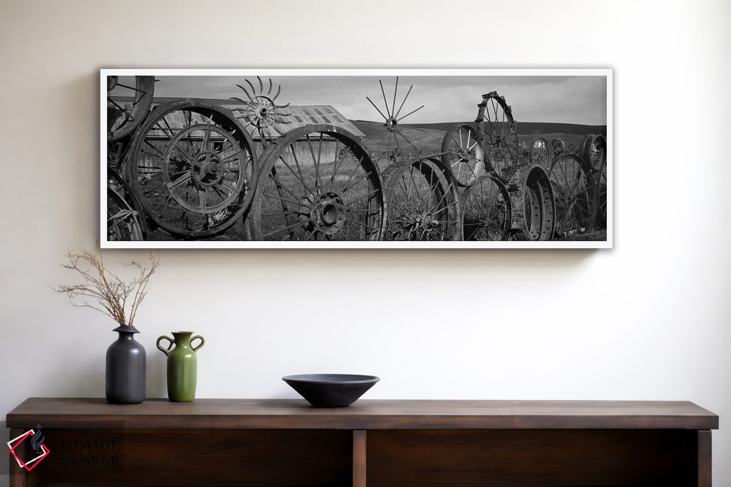 تابلو دکوراتیو "انبار قدیمی با حصاری از چرخ ها، پالووس، شهرستان ویتمن… اثر پانورامیک ایمجز - D1W