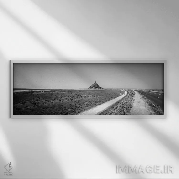 تابلو دکوراتیو "جاده ای که از یک چشم انداز عبور می کند، مون سن میشل، ن… اثر پانورامیک ایمجز - نمای قابدار سفید