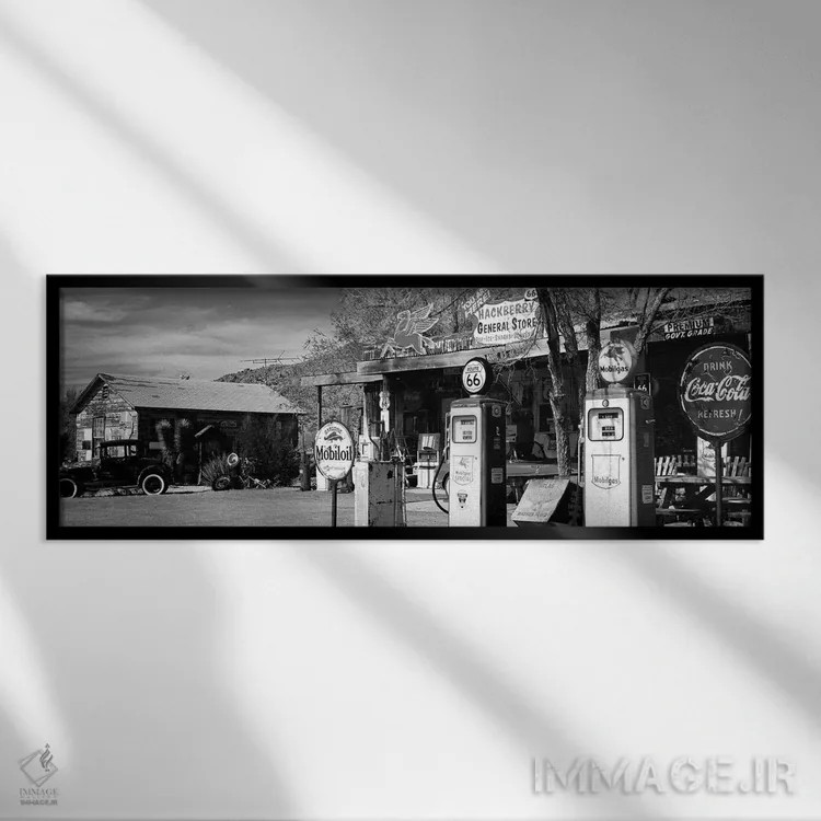 تابلو دکوراتیو "فروشگاهی با پمپ بنزین در کنار جاده، جاده 66، هاکنبری… اثر پانورامیک ایمجز - نمای قابدار مشکی