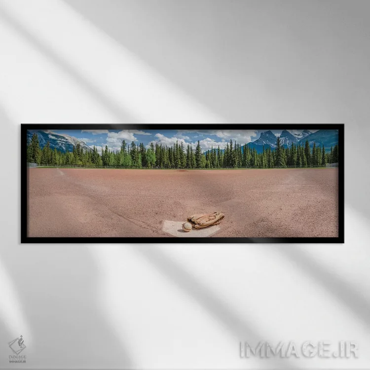 تابلو دکوراتیو دستکش بیسبال و توپ در منظر، میدان بیسبال، آلبرتا، کاناد… اثر پانورامیک ایمجز - نمای قابدار مشکی