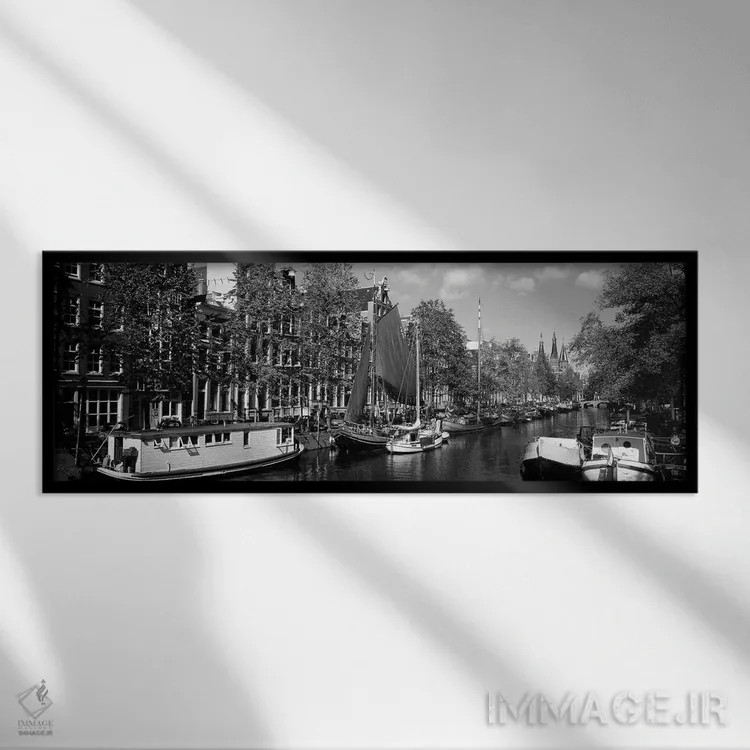 تابلو دکوراتیو Amsterdam, Netherlands" - "قایق ها در یک کانال، آمستردا… اثر پانورامیک ایمجز - نمای قابدار مشکی
