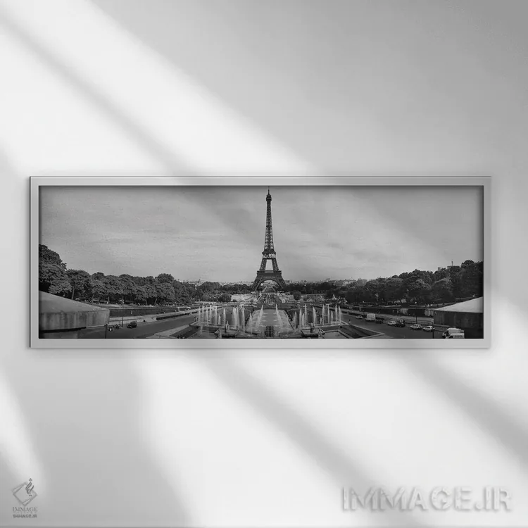 تابلو دکوراتیو Eiffel Tower, Paris, France" - "فواره در مقابل یک برج… اثر پانورامیک ایمجز - نمای قابدار سفید