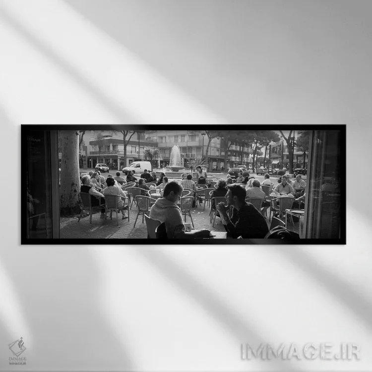تابلو دکوراتیو گردشگران در کافی شاپ کنار پیاده رو، لیگنانو سابیادورو… اثر پانورامیک ایمجز - نمای قابدار مشکی