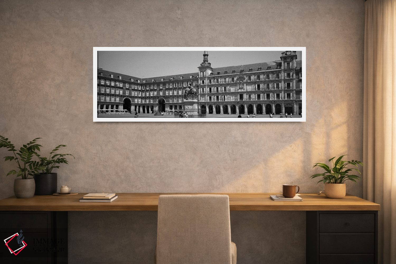 تابلو دکوراتیو گردشگران در میدان، پلازا مایور، مادرید، اسپانیا اثر پانورامیک ایمجز - D1W