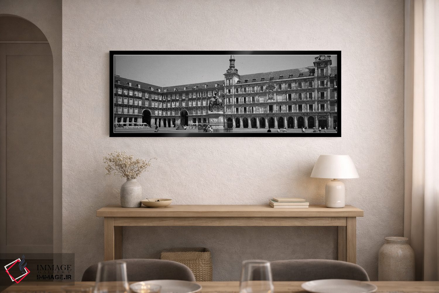 تابلو دکوراتیو گردشگران در میدان، پلازا مایور، مادرید، اسپانیا اثر پانورامیک ایمجز - D2B