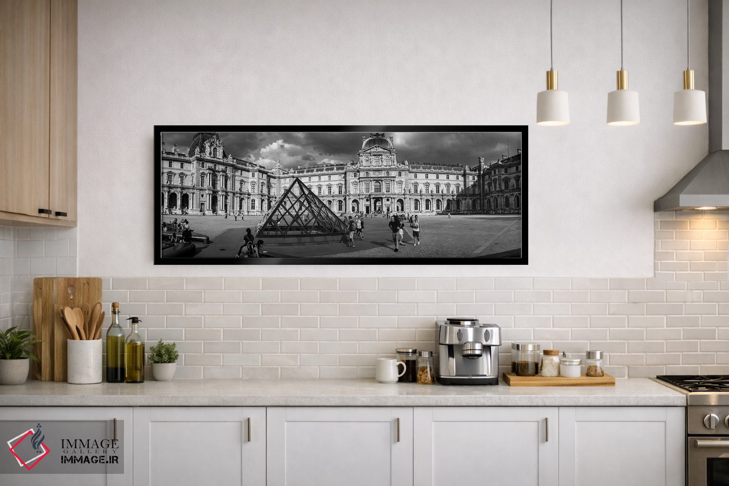 تابلو دکوراتیو گردشگران نزدیک هرم شیشه ای در موزه لوور، پاریس، فرانسه اثر پانورامیک ایمجز - D2B