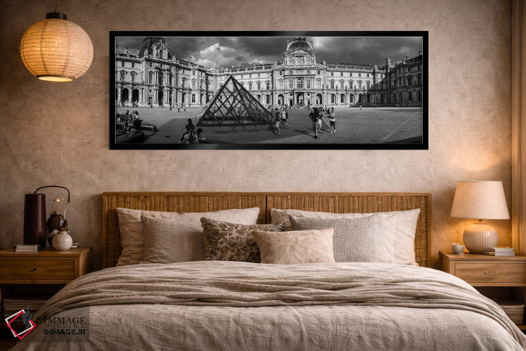 تابلو دکوراتیو گردشگران نزدیک هرم شیشه ای در موزه لوور، پاریس، فرانسه اثر پانورامیک ایمجز - D5B