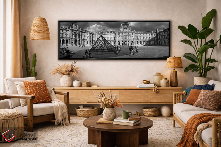 تابلو دکوراتیو گردشگران نزدیک هرم شیشه ای در موزه لوور، پاریس، فرانسه اثر پانورامیک ایمجز - D4B