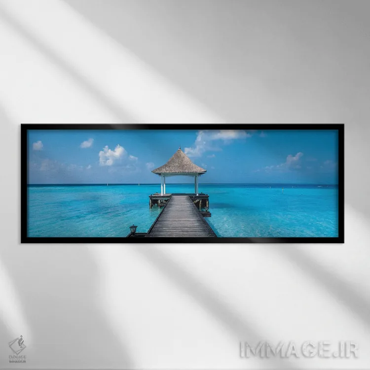 تابلو دکوراتیو ساحل و اسکله مالدیو اثر پانورامیک ایمجز - نمای قابدار مشکی