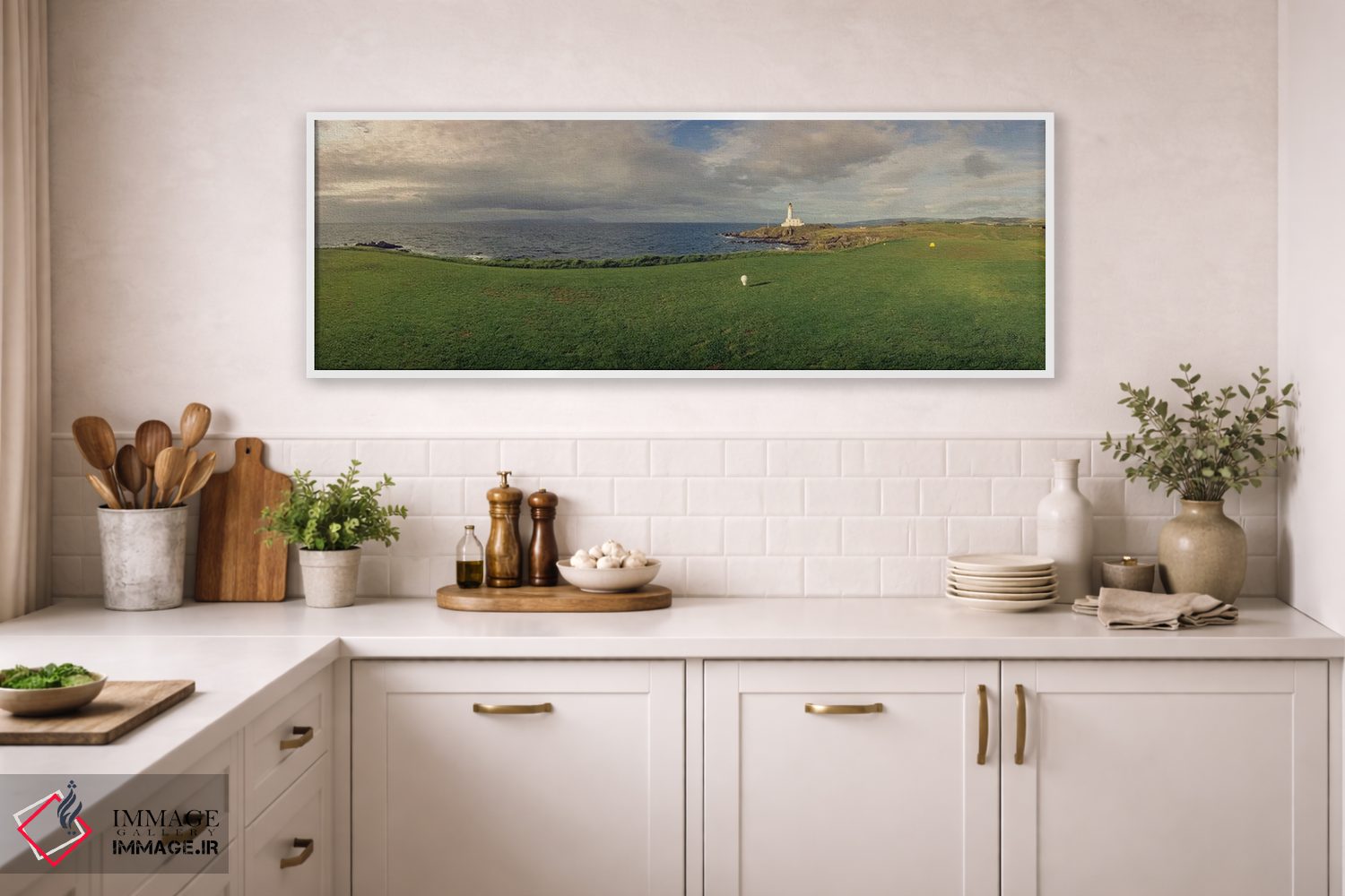 تابلو دکوراتیو زمین گلف با فانوس دریایی در پس زمینه، ترن بری، آیرشر جن… اثر پانورامیک ایمجز - D1W