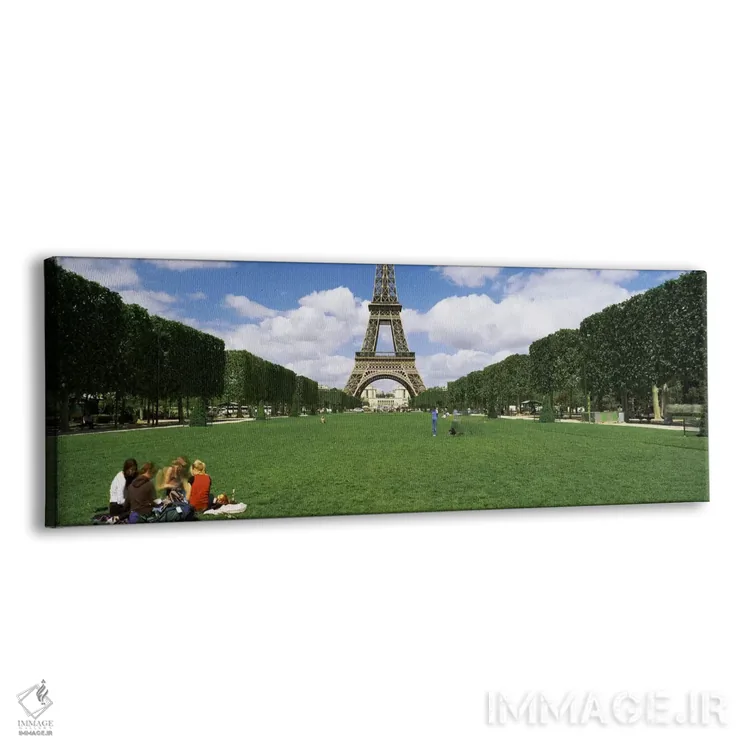 تابلو دکوراتیو Eiffel Tower, Paris, Ile-de-France, France,گردشگران نشس… اثر پانورامیک ایمجز - نمای پرسپکتیو محصول
