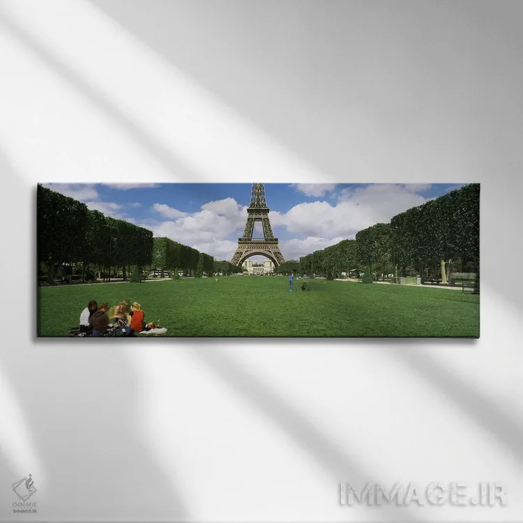 تابلو دکوراتیو Eiffel Tower, Paris, Ile-de-France, France,گردشگران نشس… اثر پانورامیک ایمجز - نمای روبهرو روی دیوار
