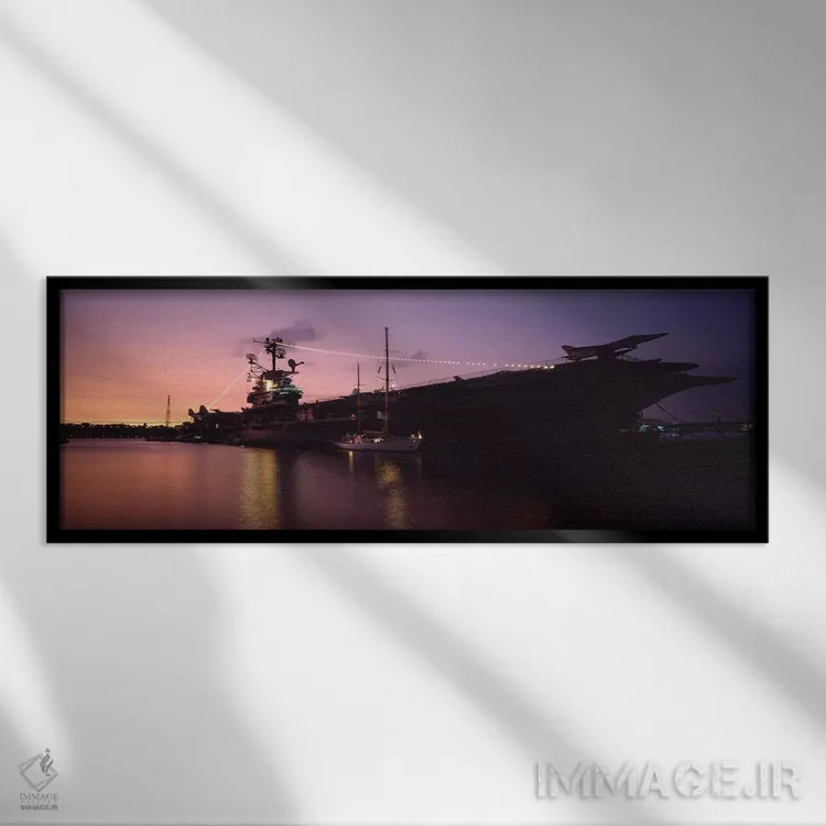 تابلو دکوراتیو Intrepid Square, New York City, New York, USA,کشتی یو ا… اثر پانورامیک ایمجز - نمای قابدار مشکی