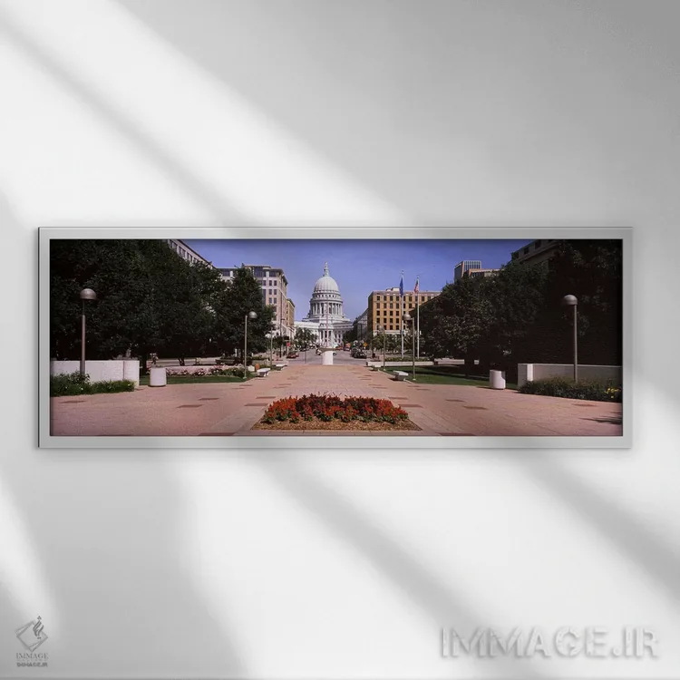 تابلو دکوراتیو Madison, Wisconsin, USA,مسیر پیاده رو منتهی به ساختمان… اثر پانورامیک ایمجز - نمای قابدار سفید