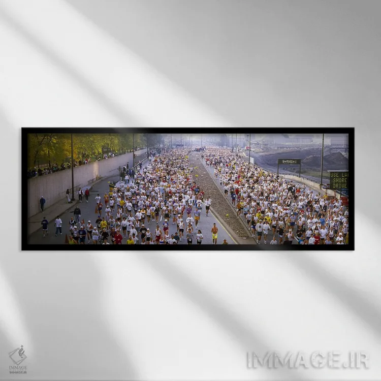 تابلو دکوراتیو Chicago, Illinois, USA,جمعیت در حال دویدن در ماراتن، ما… اثر پانورامیک ایمجز - نمای قابدار مشکی