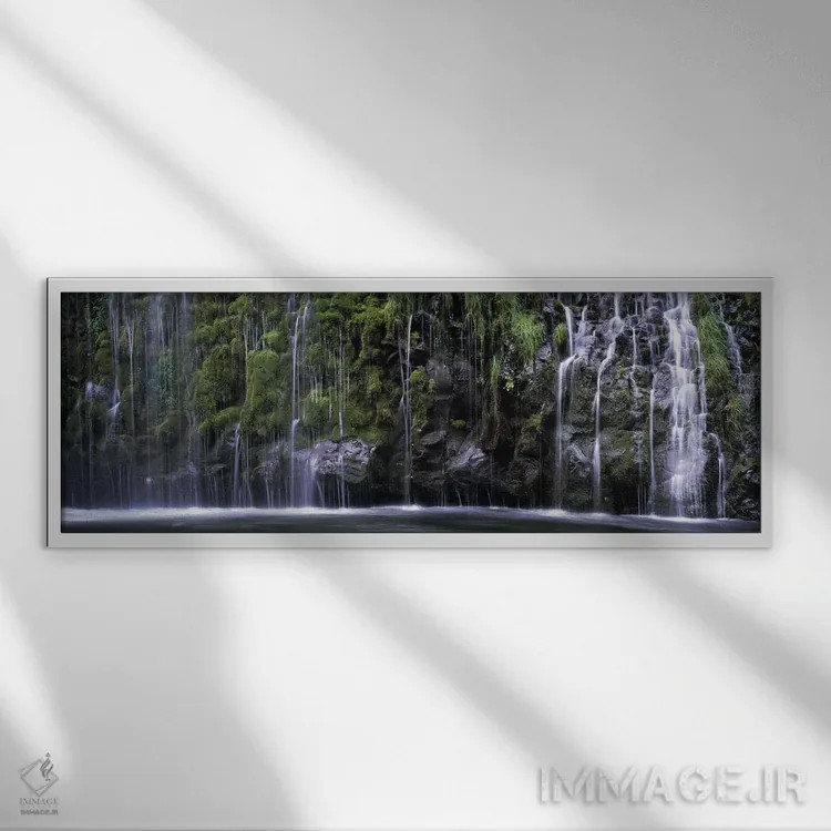 تابلو دکوراتیو Sacramento River, Dunsmuir, Siskiyou County, California… اثر پانورامیک ایمجز - نمای قابدار سفید