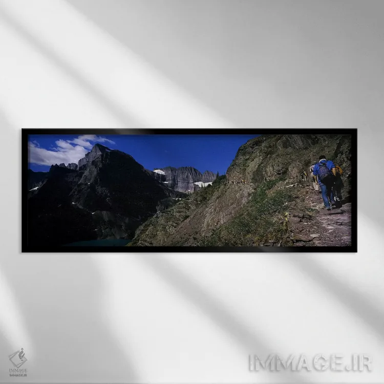 تابلو دکوراتیو US Glacier National Park, Montana, USA,کوهنوردان در حال… اثر پانورامیک ایمجز - نمای قابدار مشکی