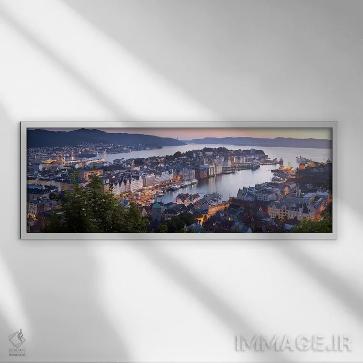 تابلو دکوراتیو Bergen, Hordaland, Vestlandet, Norway,درخشش غروب بر فرا… اثر پانورامیک ایمجز - نمای قابدار سفید
